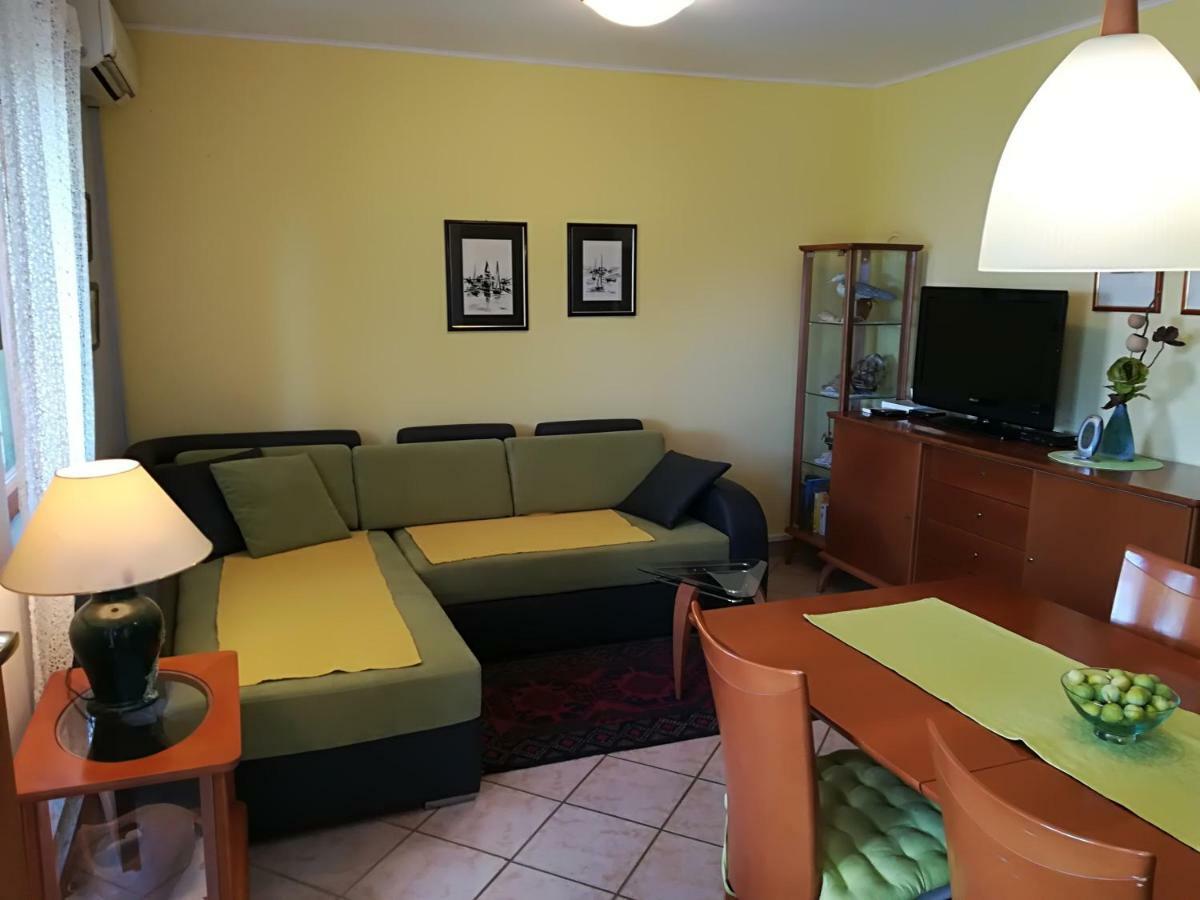 Apartment Matea - 20M From The Beach セサリサ エクステリア 写真